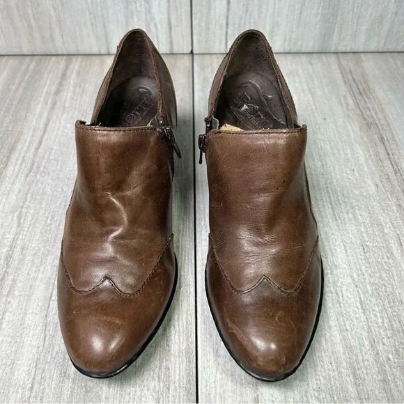 Born Heeled Ankle Boots Booties Side Zip Brown Leather Wingtip Women’s Size 6.5 - Picture 2 of 10